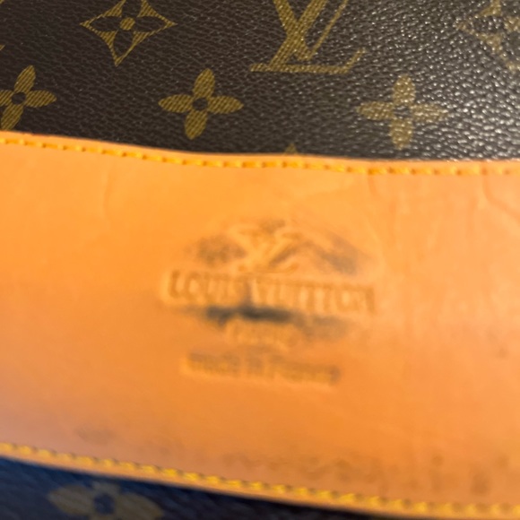 Authentic vintage Louis Vuitton rolling suitcase - Picture 7 of 16